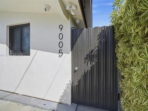 9007 SW 38th St, Miami FL 33165