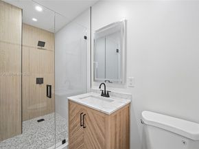 9007 SW 38th St, Miami FL 33165