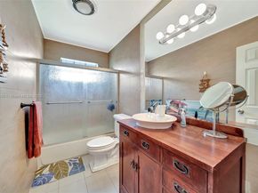 14925 NE 7th Ave, Miami FL 33161
