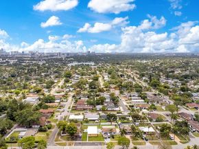 417 SW 3rd St, Hallandale Beach FL 33009