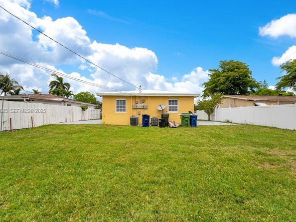 417 SW 3rd St, Hallandale Beach FL 33009