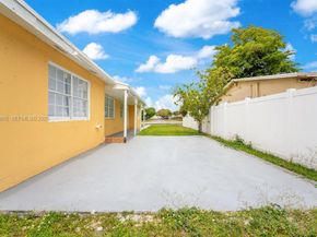 417 SW 3rd St, Hallandale Beach FL 33009