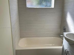 417 SW 3rd St, Hallandale Beach FL 33009