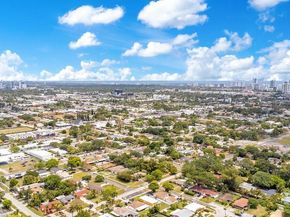 417 SW 3rd St, Hallandale Beach FL 33009