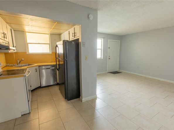 1975 NE 135th St 3B, North Miami FL 33181