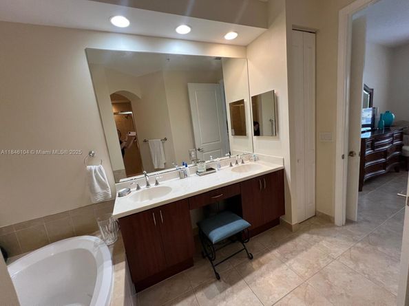 3055 NW 126th Ave 219, Sunrise FL 33323