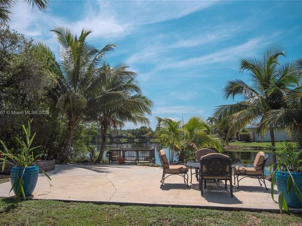 510 Birchwood Way, Weston FL 33326