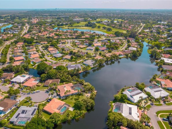 510 Birchwood Way, Weston FL 33326