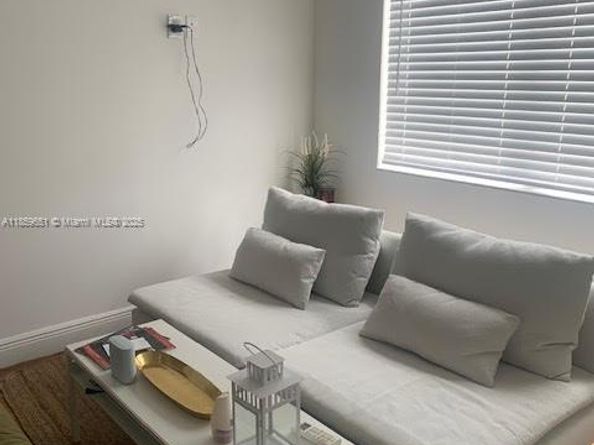 830 10th St 1, Miami Beach FL 33139