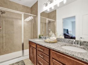 4002 Poinciana Ln, Hollywood FL 33021