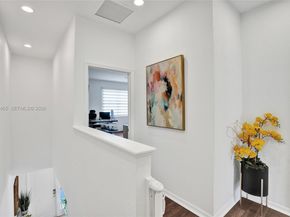 4002 Poinciana Ln, Hollywood FL 33021