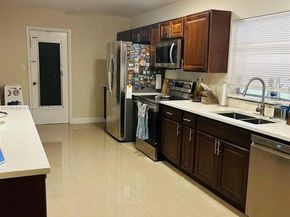 6790 SW 10th Ct, Pembroke Pines FL 33023