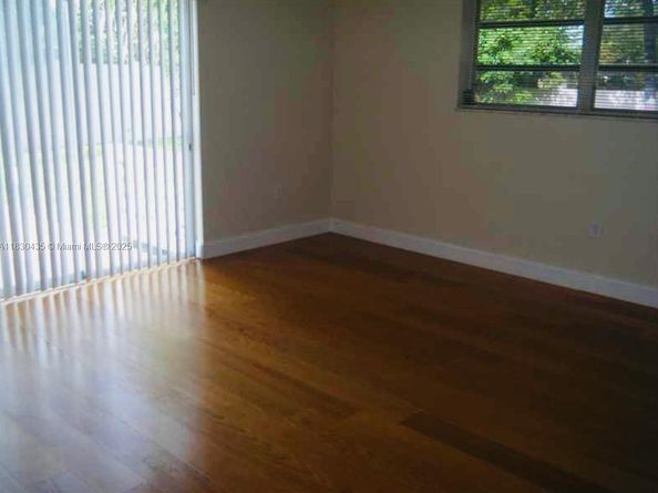 6790 SW 10th Ct, Pembroke Pines FL 33023