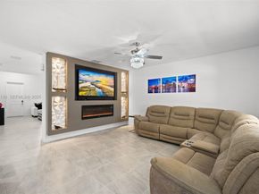 160 SE 23rd Ter, Homestead FL 33033