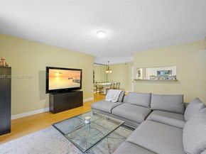 19555 E Country Club Dr 8303, Aventura FL 33180