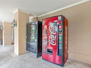 19555 E Country Club Dr 8303, Aventura FL 33180