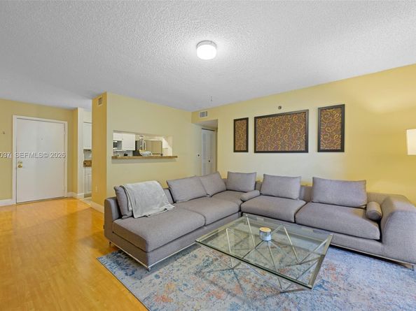 19555 E Country Club Dr 8303, Aventura FL 33180