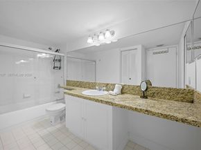 19555 E Country Club Dr 8303, Aventura FL 33180