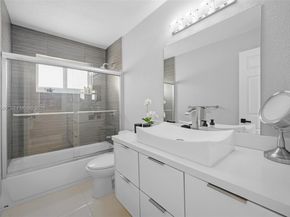 1242 Terrystone Ct, Weston FL 33326