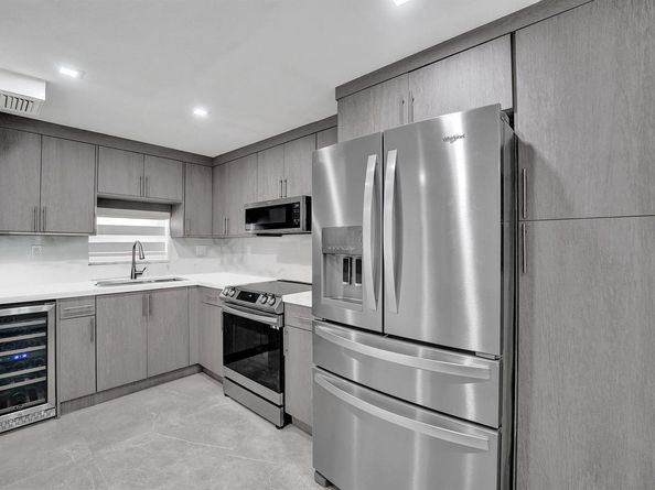 9410 N Hollybrook Lake Drive 201, Pembroke Pines FL 33025