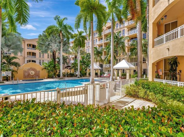 3001 NE 185th St 114, Aventura FL 33180