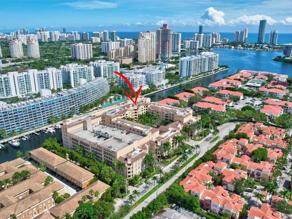 3001 NE 185th St 114, Aventura FL 33180