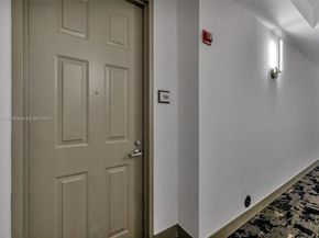 3001 NE 185th St 114, Aventura FL 33180