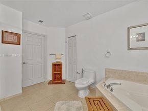 3001 NE 185th St 114, Aventura FL 33180