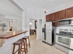 3001 NE 185th St 114, Aventura FL 33180