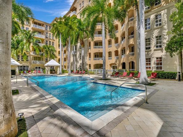 3001 NE 185th St 114, Aventura FL 33180