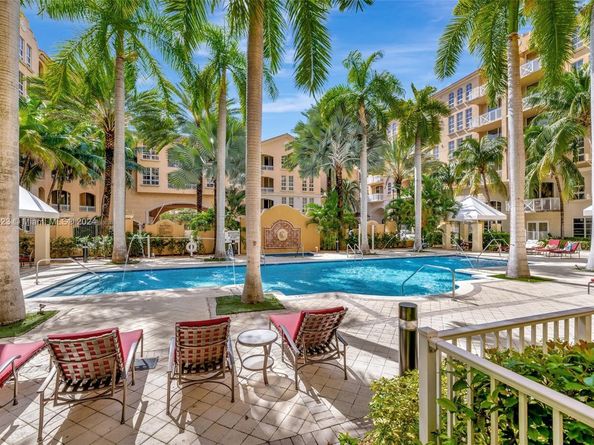 3001 NE 185th St 114, Aventura FL 33180