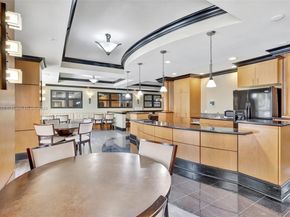 3001 NE 185th St 114, Aventura FL 33180