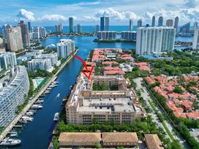 3001 NE 185th St 114, Aventura FL 33180