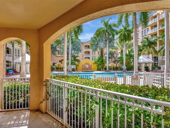 3001 NE 185th St 114, Aventura FL 33180