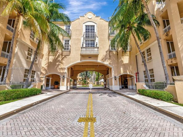3001 NE 185th St 114, Aventura FL 33180