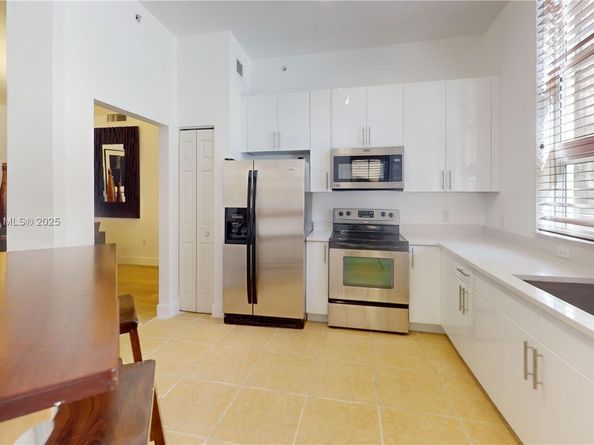 3001 NE 185th St 114, Aventura FL 33180