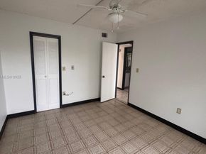 160 NE 203rd Ter 18, Miami Gardens FL 33179
