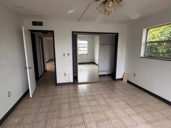 160 NE 203rd Ter 18, Miami Gardens FL 33179