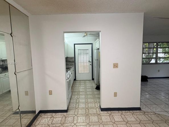 160 NE 203rd Ter 18, Miami Gardens FL 33179