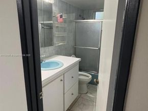 160 NE 203rd Ter 18, Miami Gardens FL 33179