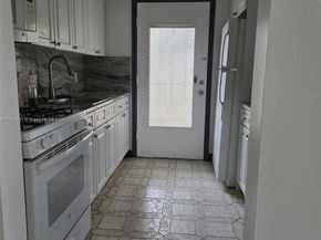 160 NE 203rd Ter 18, Miami Gardens FL 33179