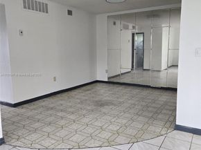 160 NE 203rd Ter 18, Miami Gardens FL 33179
