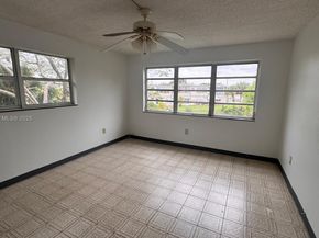 160 NE 203rd Ter 18, Miami Gardens FL 33179
