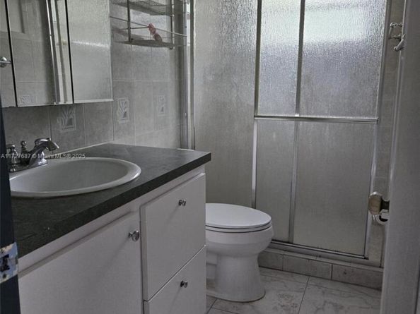 160 NE 203rd Ter 18, Miami Gardens FL 33179