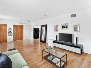 2250 Bay Dr 17, Miami Beach FL 33141