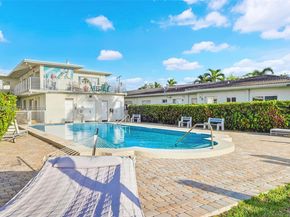 2250 Bay Dr 17, Miami Beach FL 33141