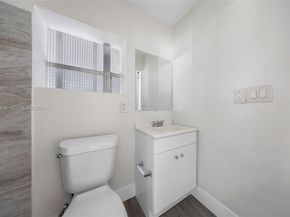 2520 NW 2nd Dr, Pompano Beach FL 33064