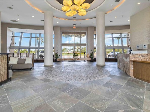 2641 N Flamingo Rd 307N, Sunrise FL 33323