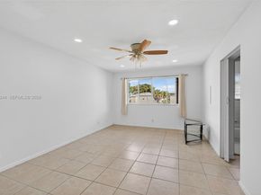 5843 Woodlands Blvd, Tamarac FL 33319