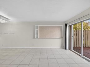 5843 Woodlands Blvd, Tamarac FL 33319